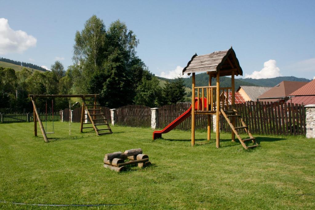Penzion Fantazia Michalova - Brezno-Muranska Planina Buitenkant foto
