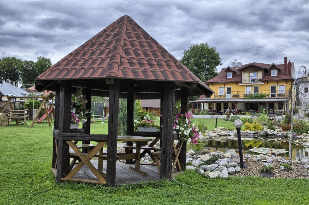 Penzion Fantazia Michalova - Brezno-Muranska Planina Buitenkant foto