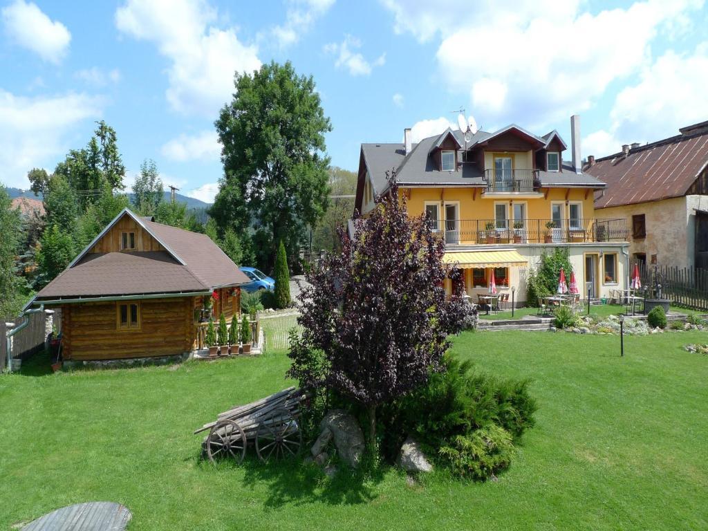 Penzion Fantazia Michalova - Brezno-Muranska Planina Buitenkant foto